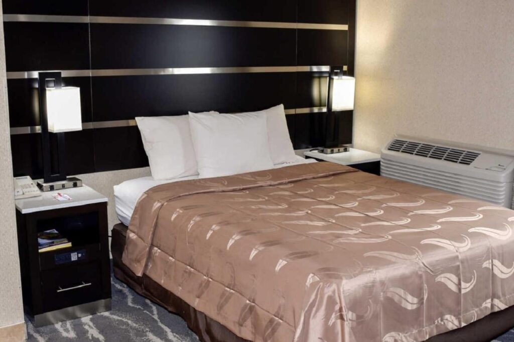 Quality Inn East Stroudsburg - Poconos - Image 4