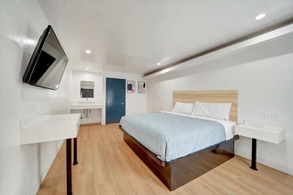 Casablanca Inn - Image 3
