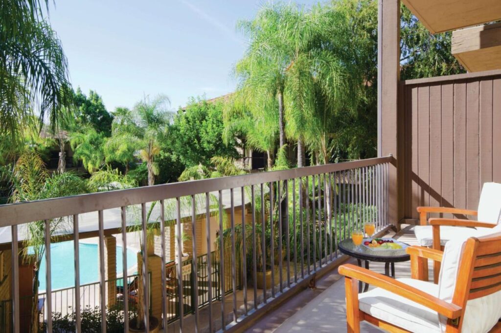 DoubleTree by Hilton Claremont - Image 6