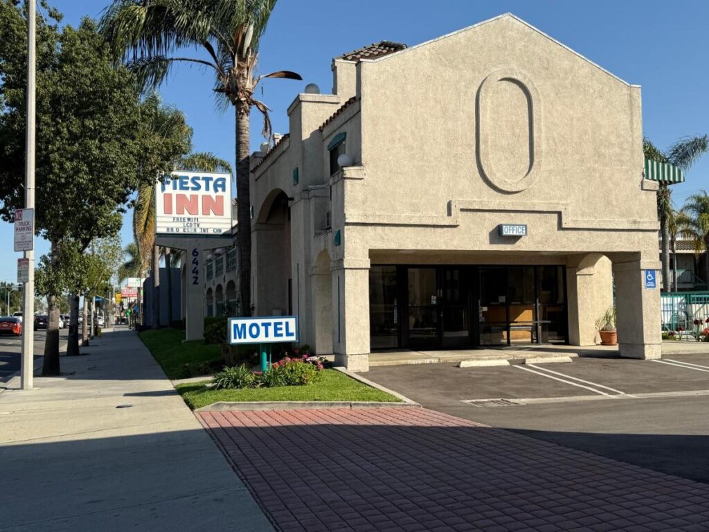Fiesta Inn Los Angeles - Bell Gardens - Image 1