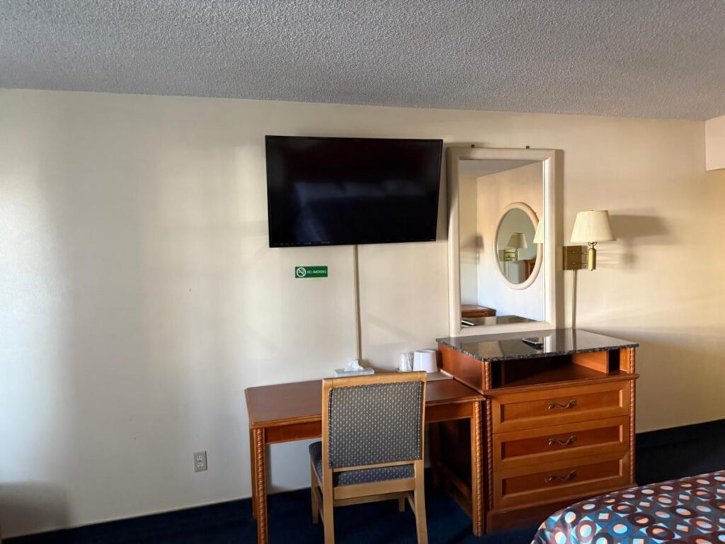 Fiesta Inn Los Angeles - Bell Gardens - Image 6