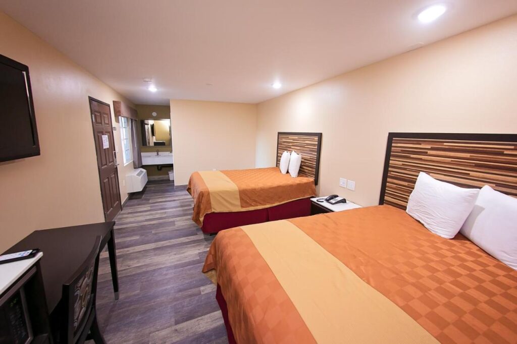 GAREY MOTEL - Image 4