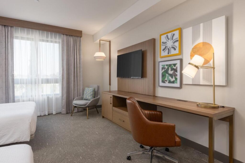 Holiday Inn & Suites Monterey Park – Los Angeles by IHG - Image 2
