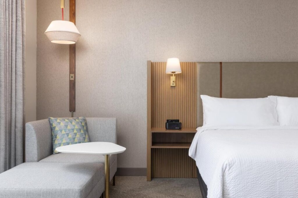 Holiday Inn & Suites Monterey Park – Los Angeles by IHG - Image 4