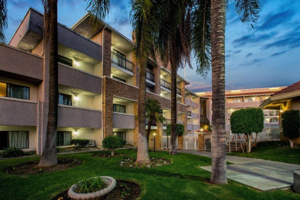 La Quinta by Wyndham Pomona - Image 1