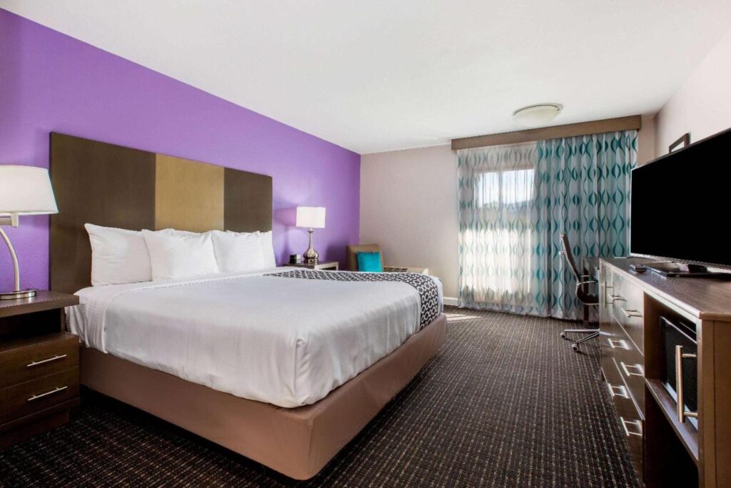 La Quinta by Wyndham Pomona - Image 2