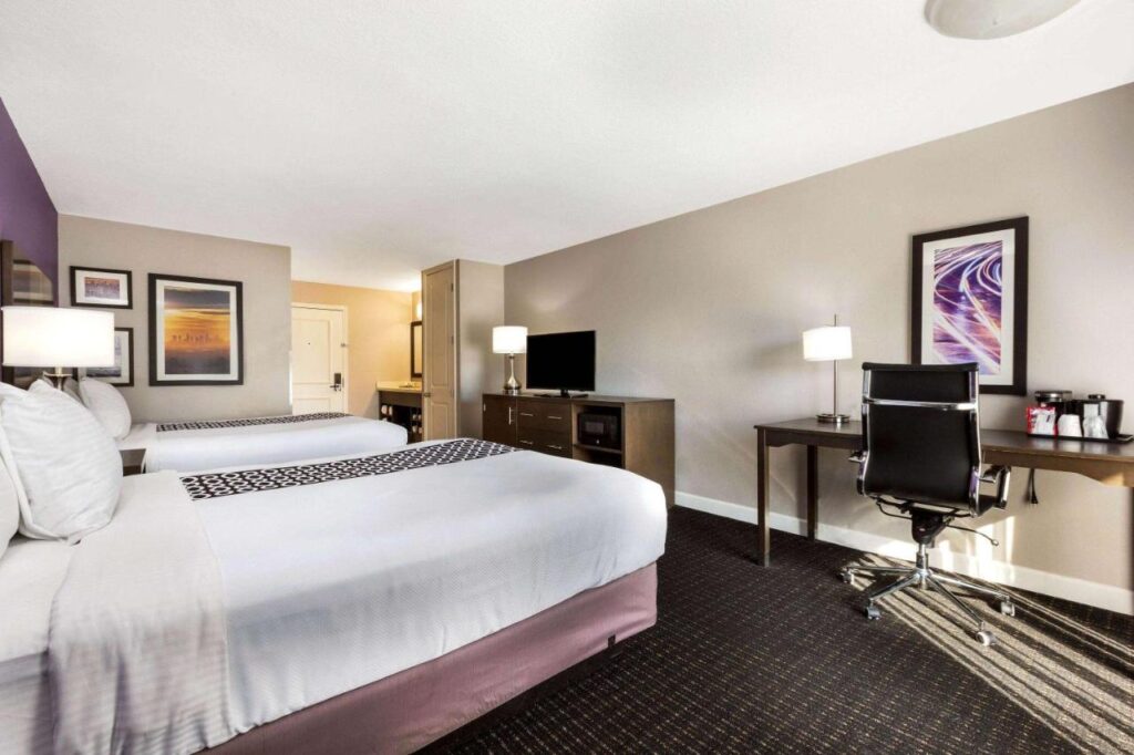 La Quinta by Wyndham Pomona - Image 4
