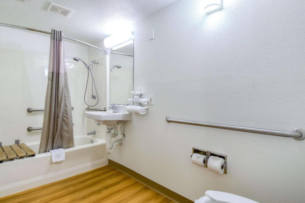 Motel 6-Pomona, CA - Los Angeles - Image 4