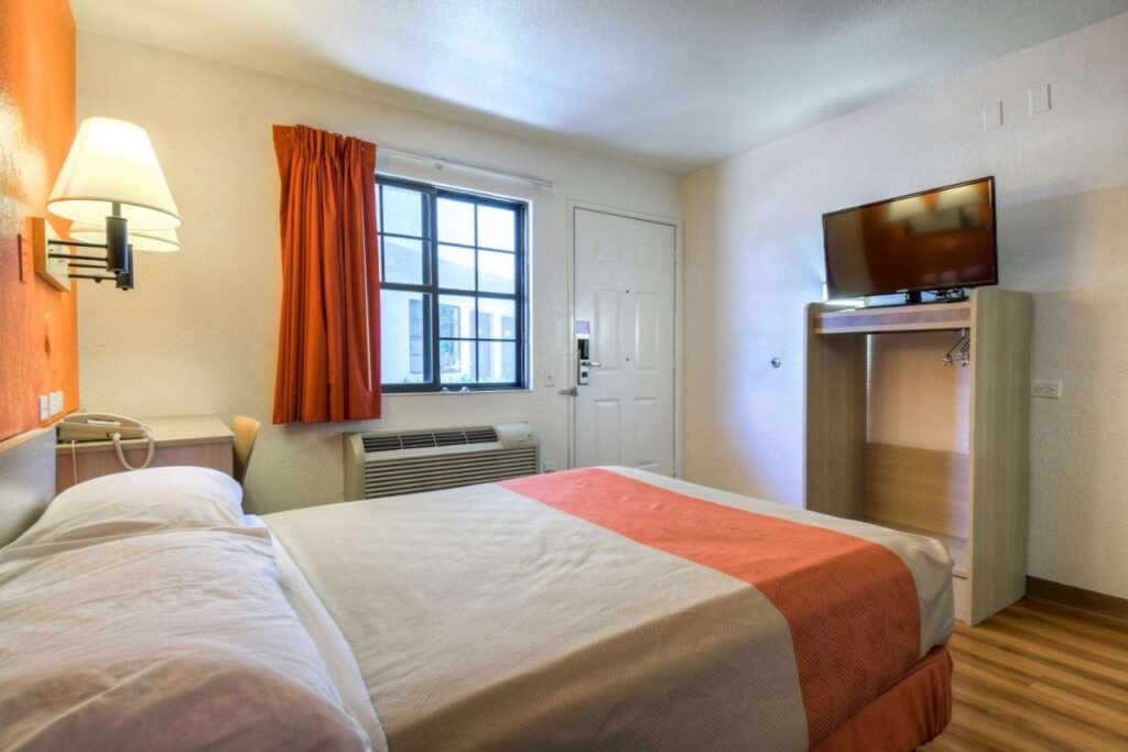 Motel 6-San Dimas, CA - Los Angeles - Image 3