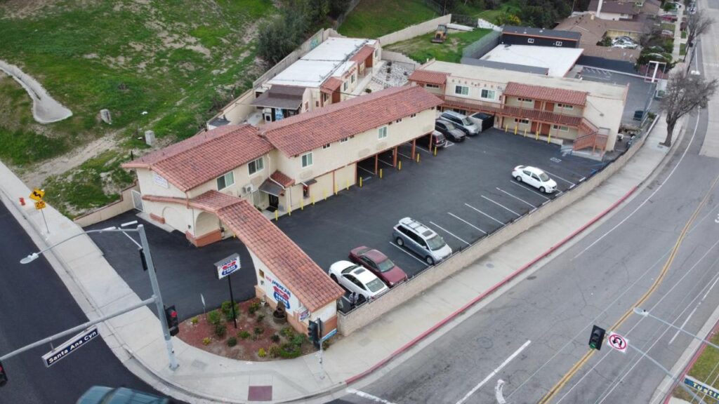 New American Inn & Suites - Image 1