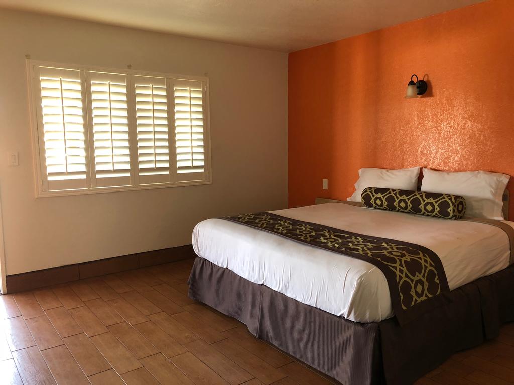 New American Inn & Suites - Image 6