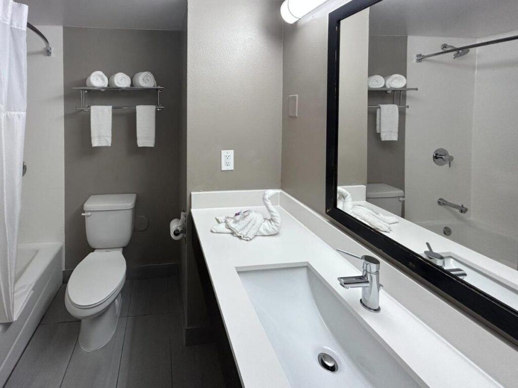 Studio 6 Suites Carson, CA - Image 4