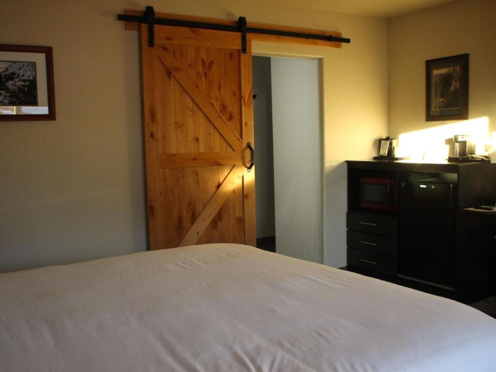 Eagle River Lodge - Image 3