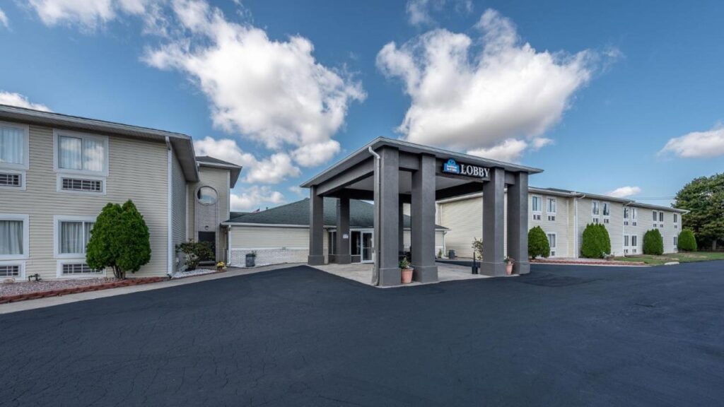 American Inn & suites - Image 1