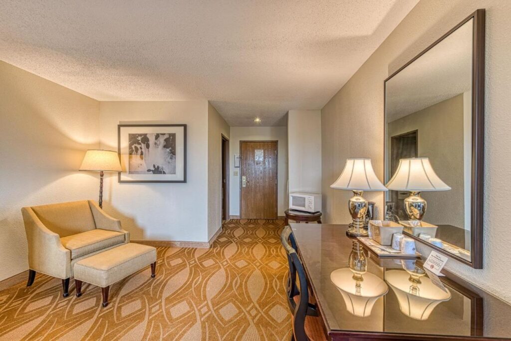 American Inn & suites - Image 5