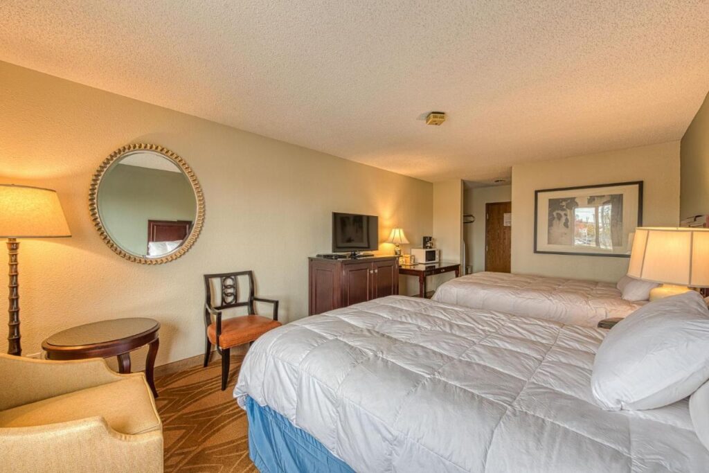 American Inn & suites - Image 6
