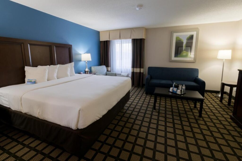 Baymont by Wyndham Detroit Airport/Romulus - Image 2