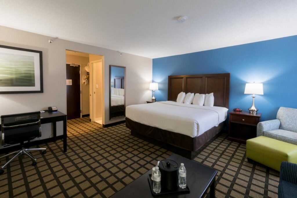 Baymont by Wyndham Detroit Airport/Romulus - Image 3