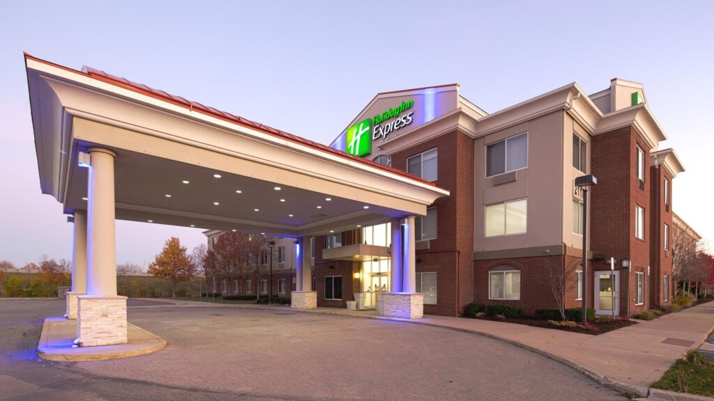 Holiday Inn Express & Suites Detroit - Farmington Hills by IHG - Image 5