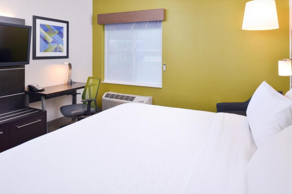 Holiday Inn Express Wixom by IHG - Image 2