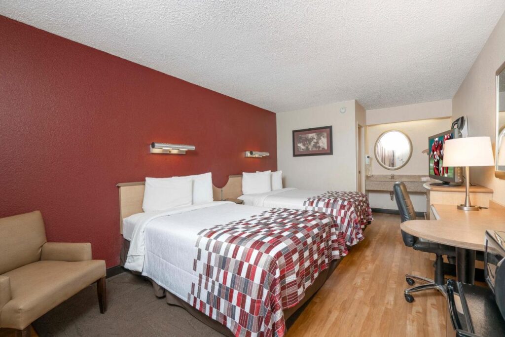 Red Roof Inn Detroit - Dearborn-Greenfield Village - Image 2