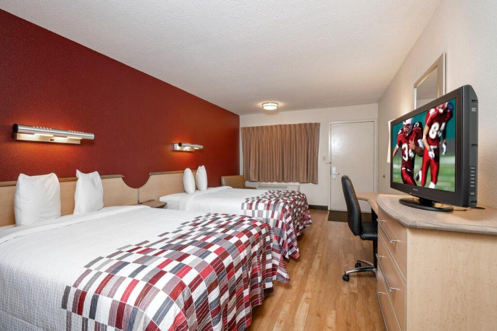 Red Roof Inn Detroit - Dearborn-Greenfield Village - Image 5