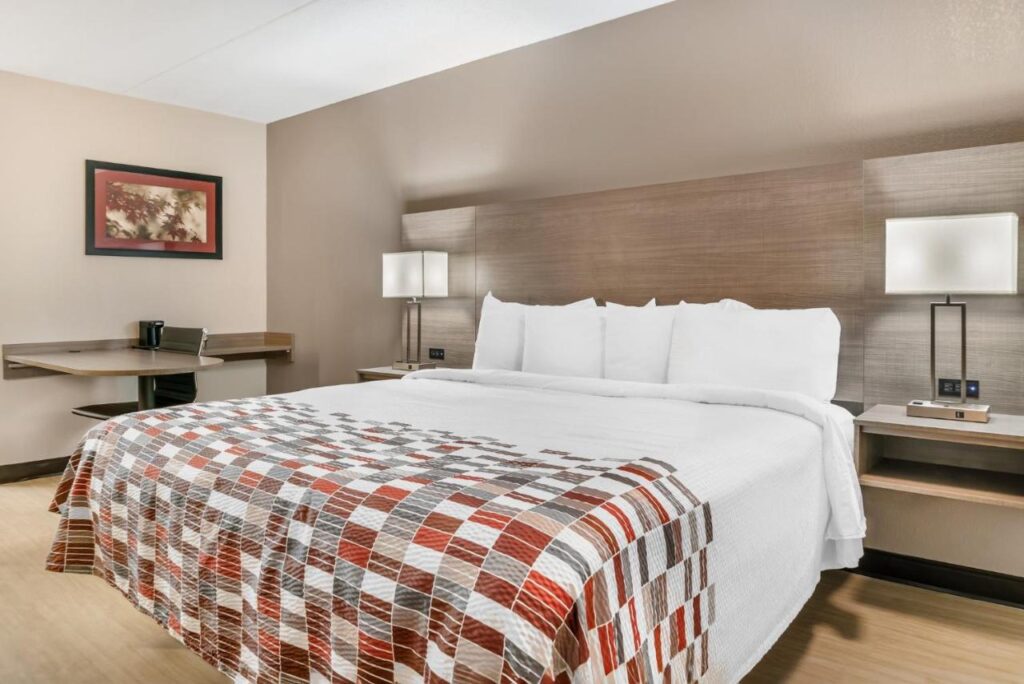 Red Roof Inn Detroit Metro Airport - Taylor - Image 2