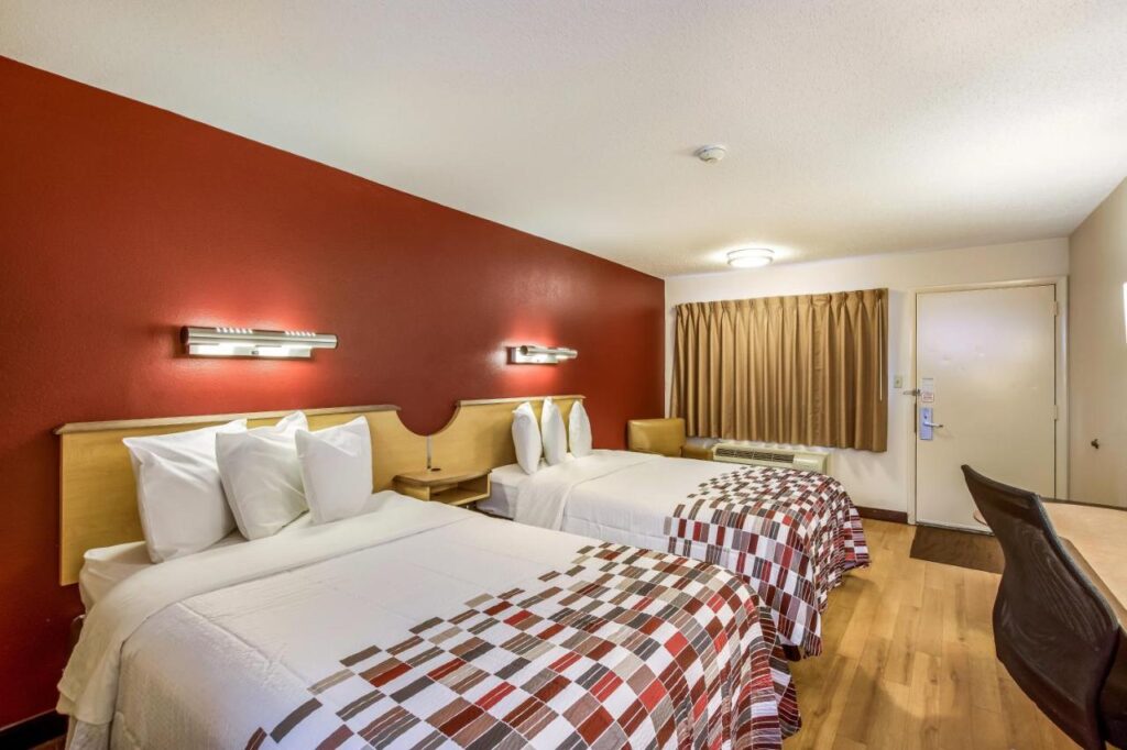 Red Roof Inn Detroit - Plymouth/Canton - Image 2