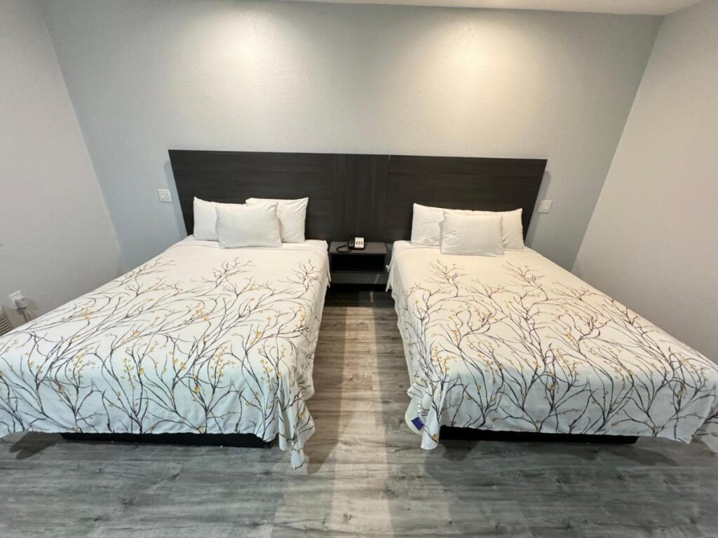Americas Best Value Inn & Suites Haltom City Ft. Worth - Image 2