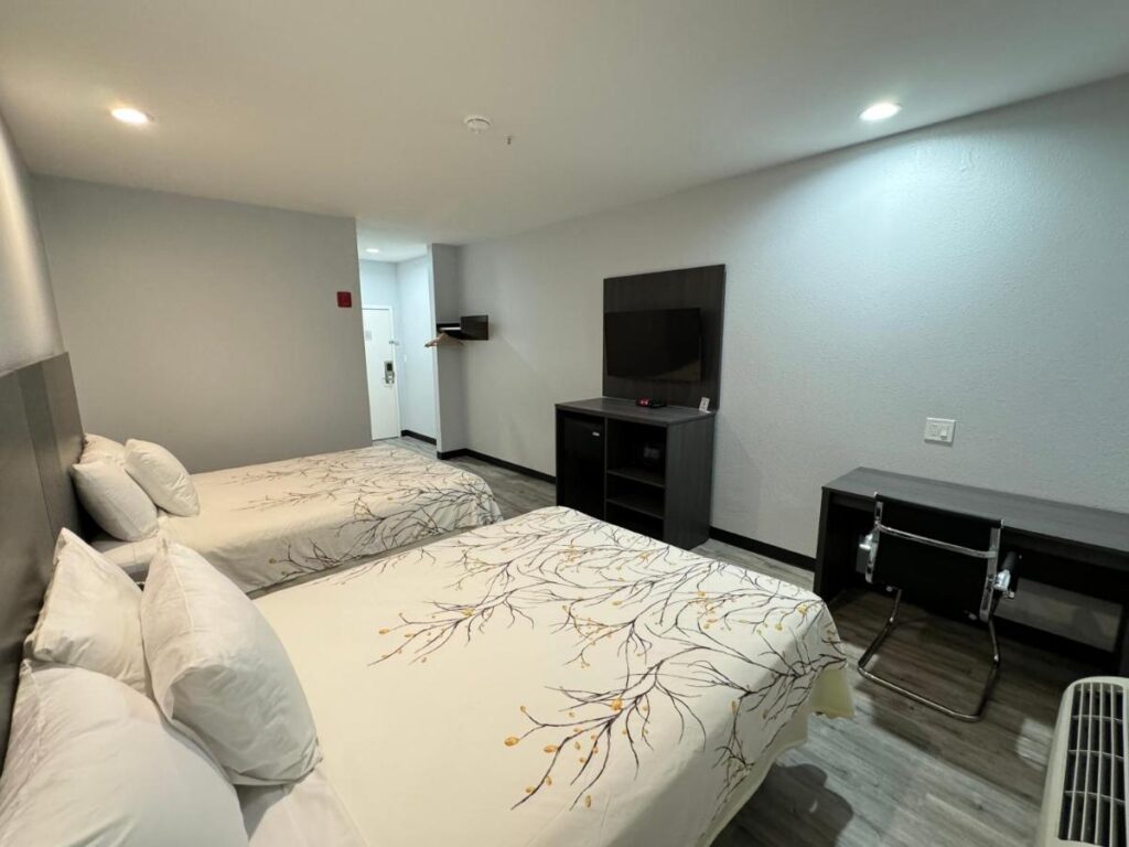 Americas Best Value Inn & Suites Haltom City Ft. Worth - Image 3
