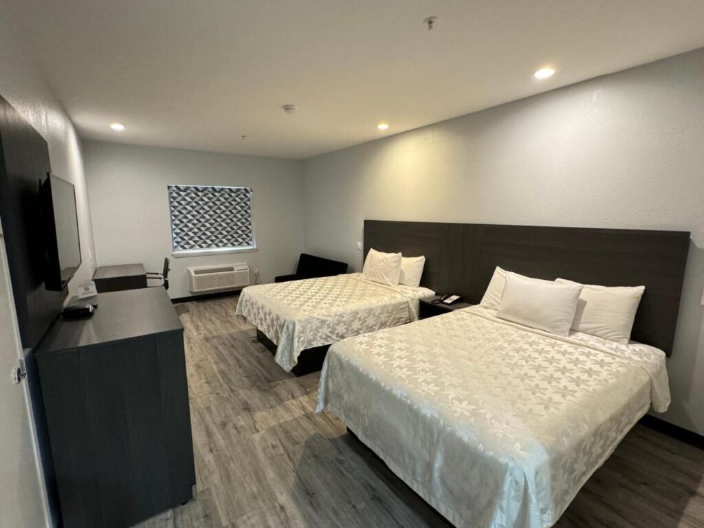 Americas Best Value Inn & Suites Haltom City Ft. Worth - Image 4