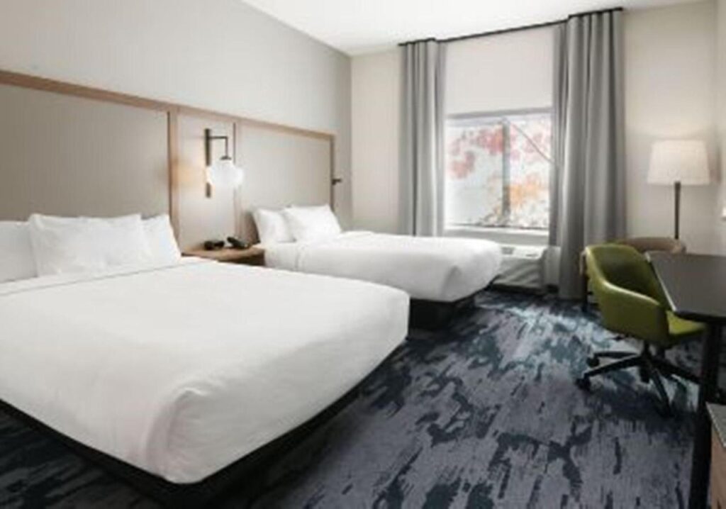 Fairfield Inn and Suites by Marriott Dallas Mansfield - Image 1