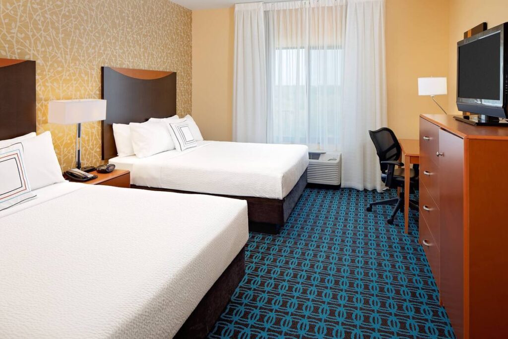Fairfield Inn and Suites by Marriott Dallas Mansfield - Image 3