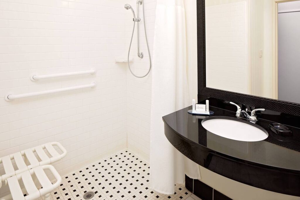 Fairfield Inn and Suites by Marriott Dallas Mansfield - Image 5