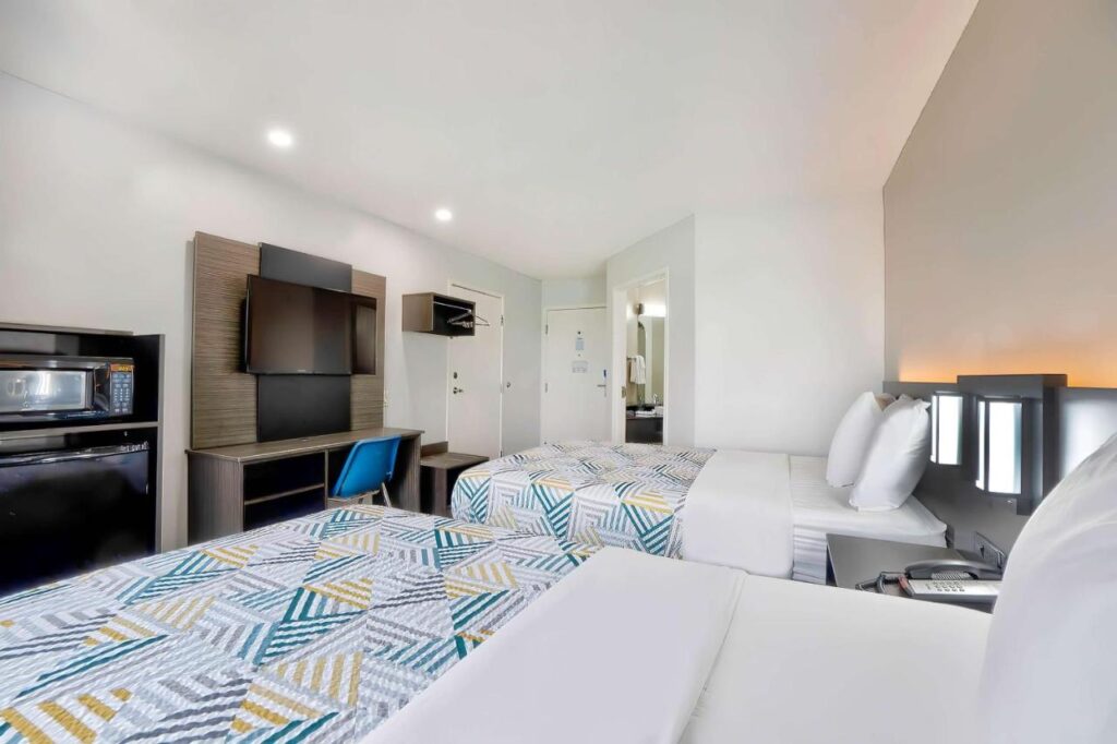 Motel 6-Benbrook, TX - Fort Worth - Image 2