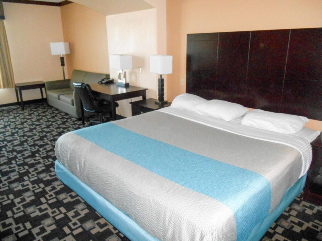Motel 6-Joshua, TX - Image 2