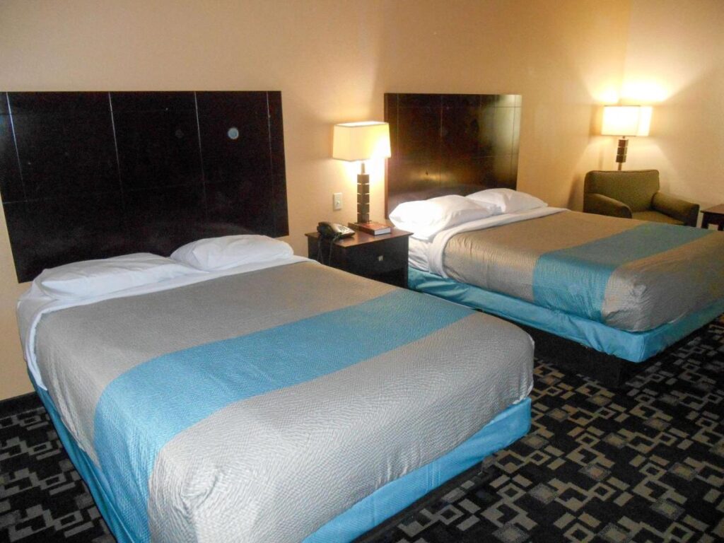 Motel 6-Joshua, TX - Image 4