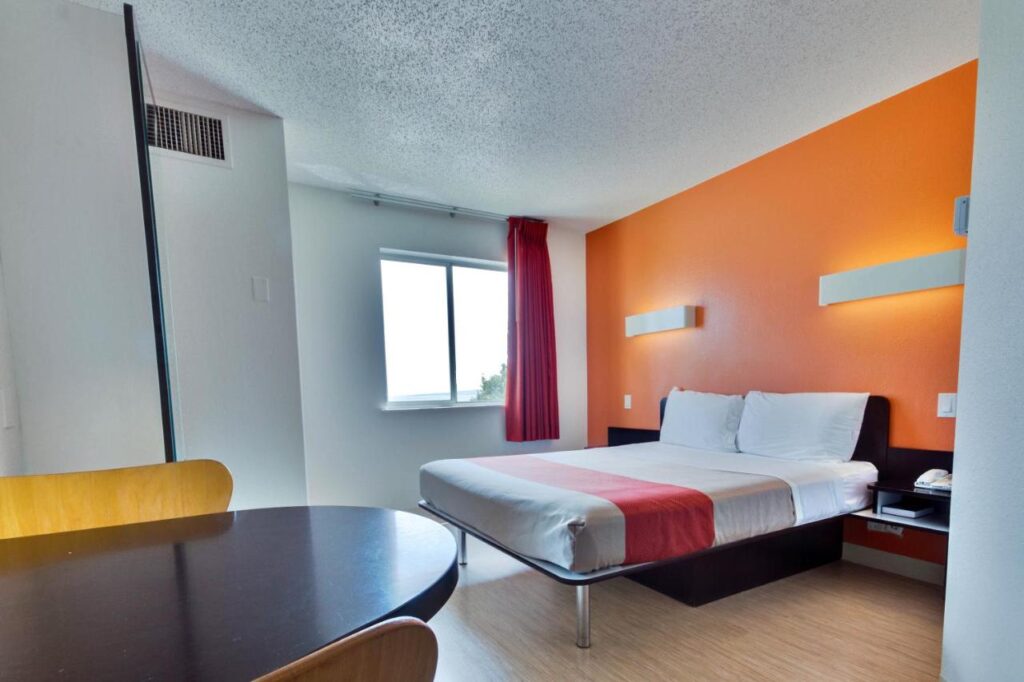 Motel 6-Lewisville, TX - Dallas - Image 1