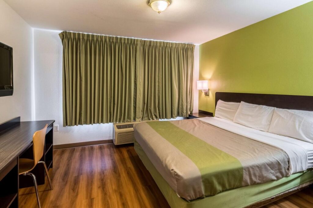 Motel 6-North Richland Hills, TX - NE Fort Worth - Image 2