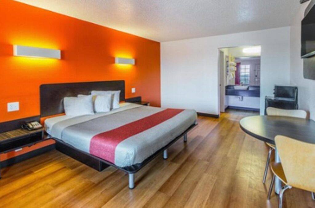 Motel 6-Waxahachie, TX - Image 2