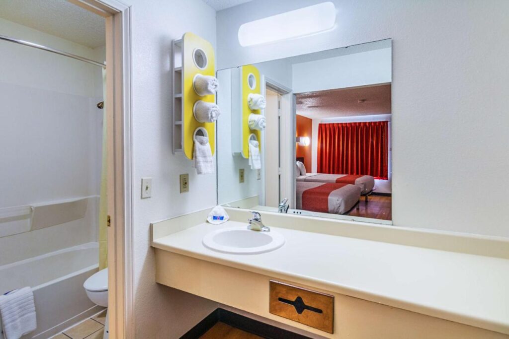 Motel 6-Waxahachie, TX - Image 5