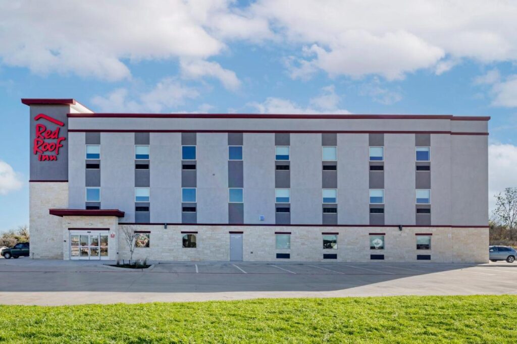 Red Roof Inn Hutchins - Image 1