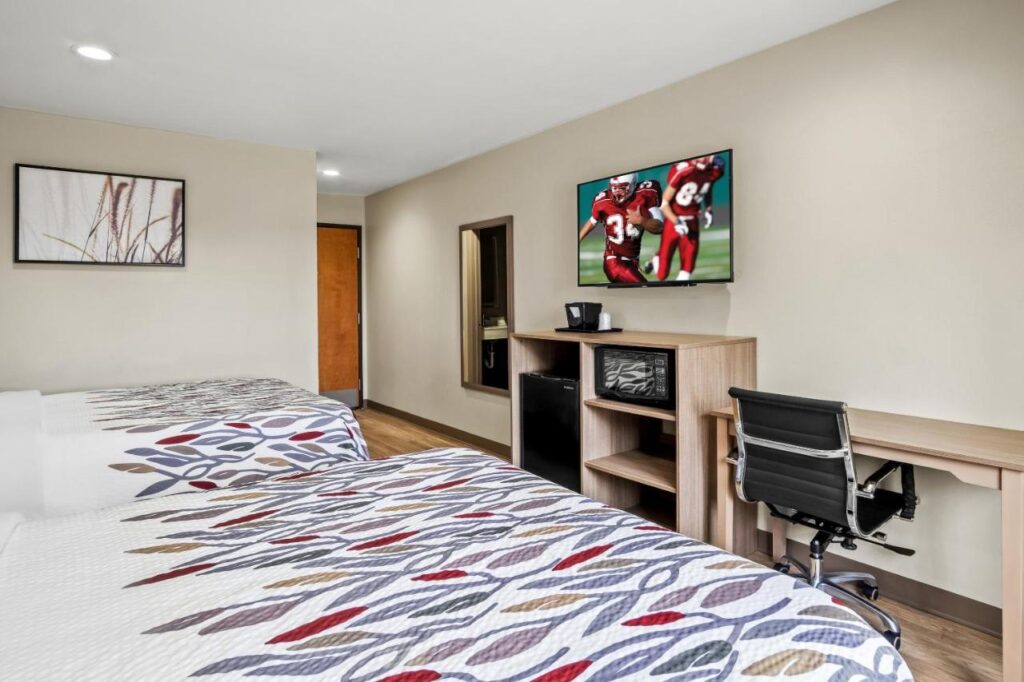 Red Roof Inn & Suites Euless - DFW Airport Southwest - Image 5