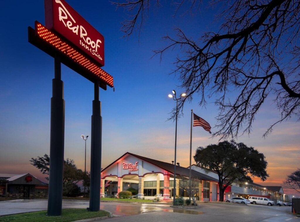 Red Roof Inn & Suites Irving - DFW Airport South - Image 1