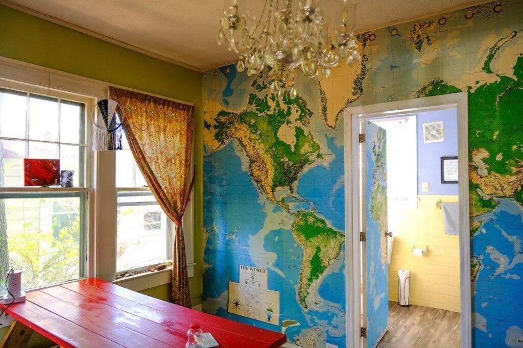 Bon Paul & Sharky's Hostel - Image 2