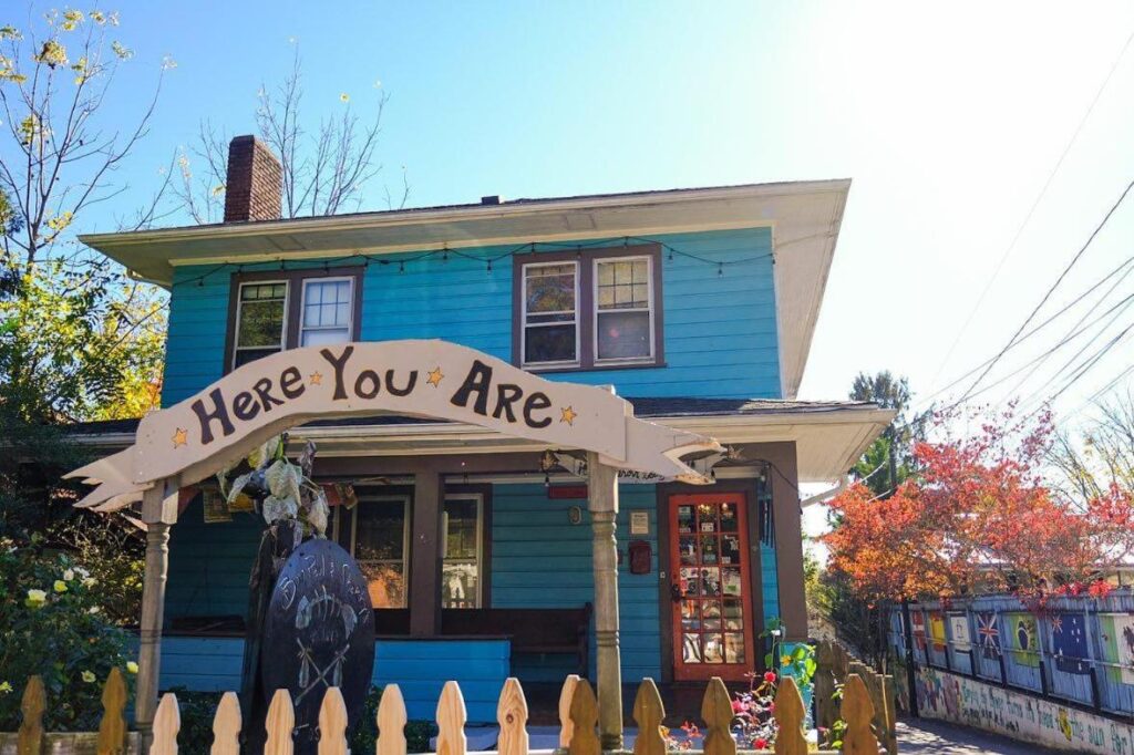 Bon Paul & Sharky's Hostel - Image 4