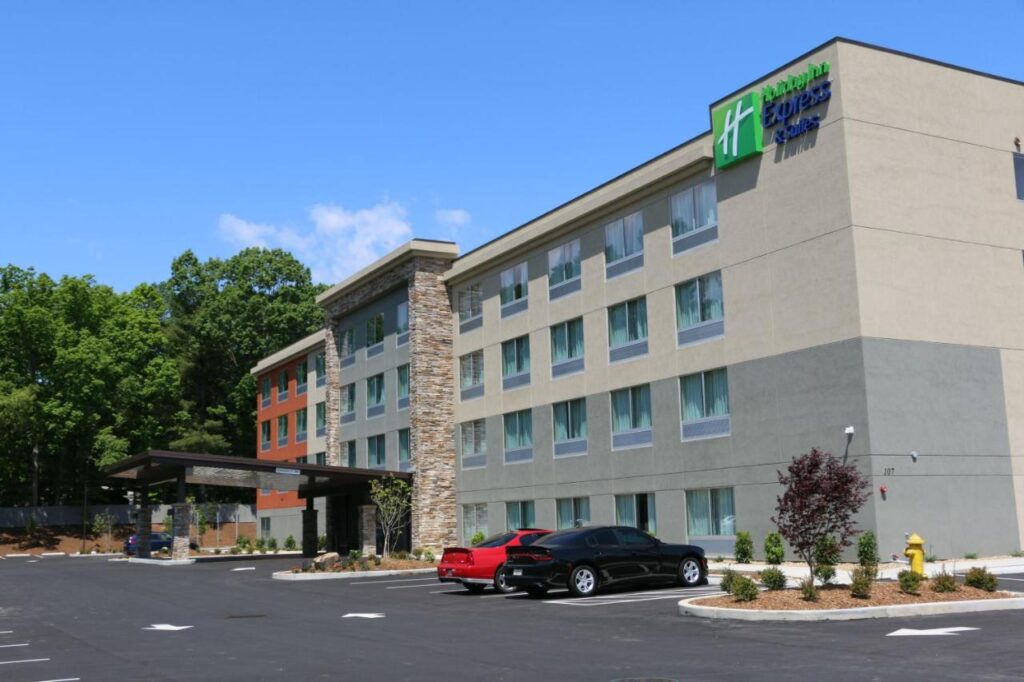 Holiday Inn Express & Suites - Hendersonville SE - Flat Rock by IHG - Image 1