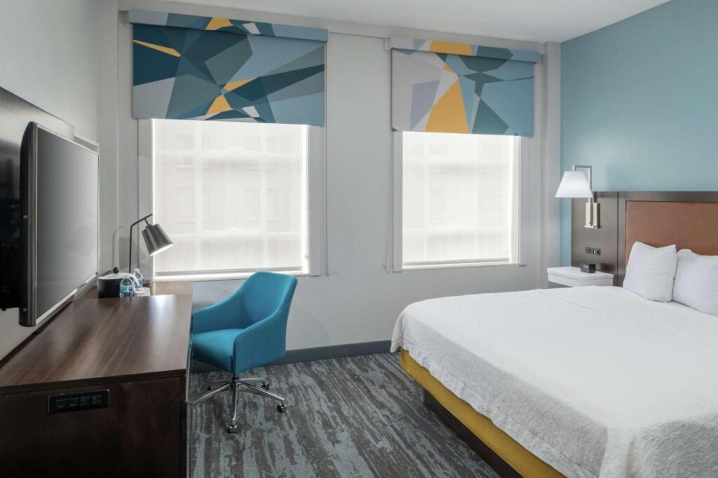Hampton Inn & Suites Atlanta-Downtown - Image 1