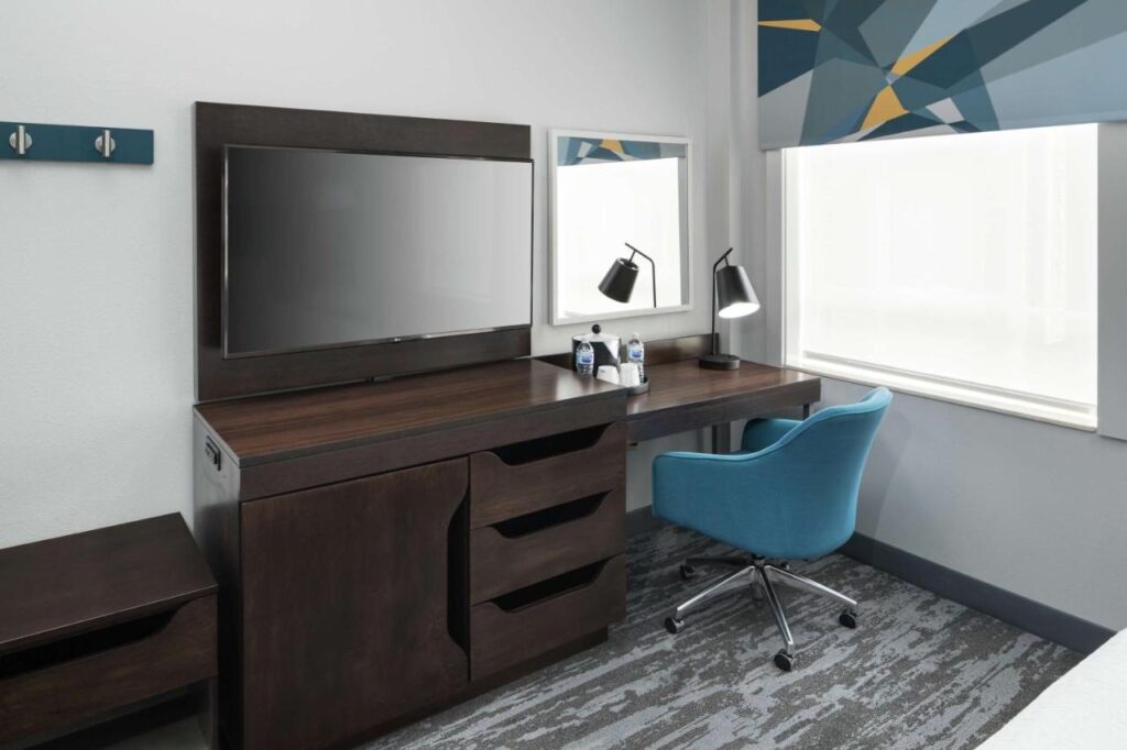 Hampton Inn & Suites Atlanta-Downtown - Image 2