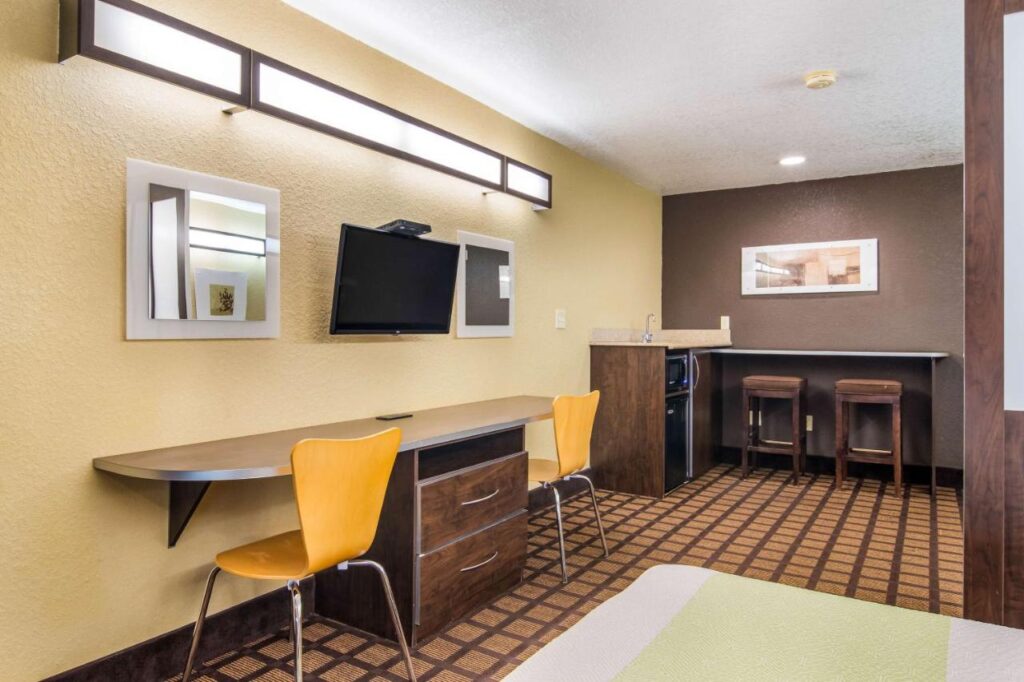 Motel 6-Canton, GA - Image 3